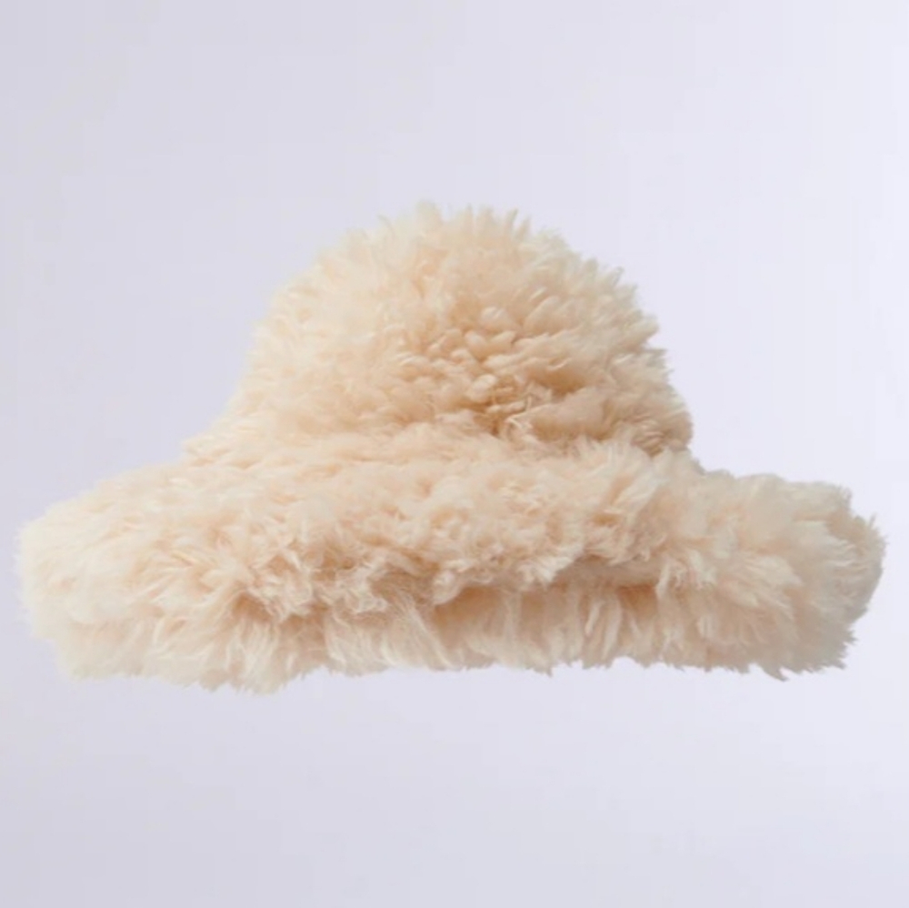 AKIRA Ultimate Fluff Bucket Hat - Picture 2 of 6